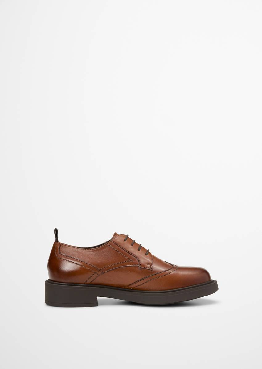Derby lace-up made from fine cowhide