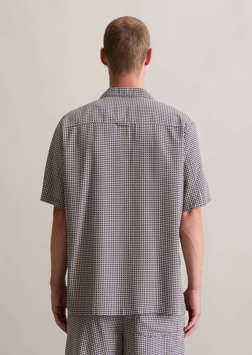 Regular short-sleeved shirt made from soft viscose