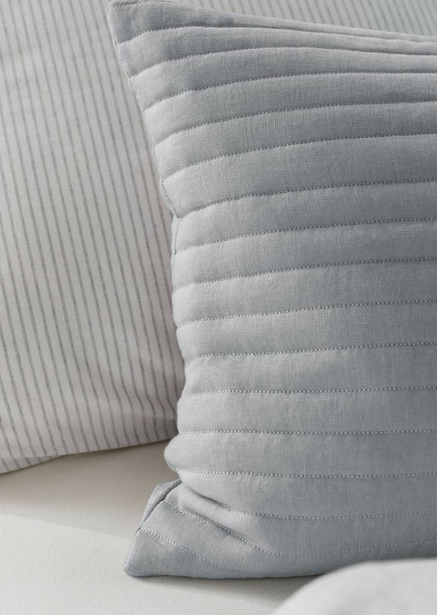 Cushion model Viosa with recycled filling