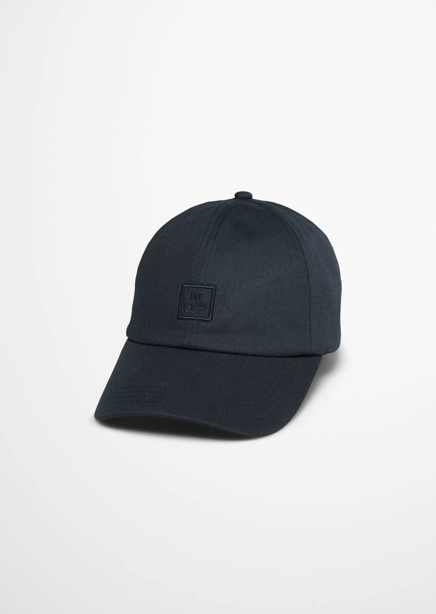 Cap made from high-quality organic twill