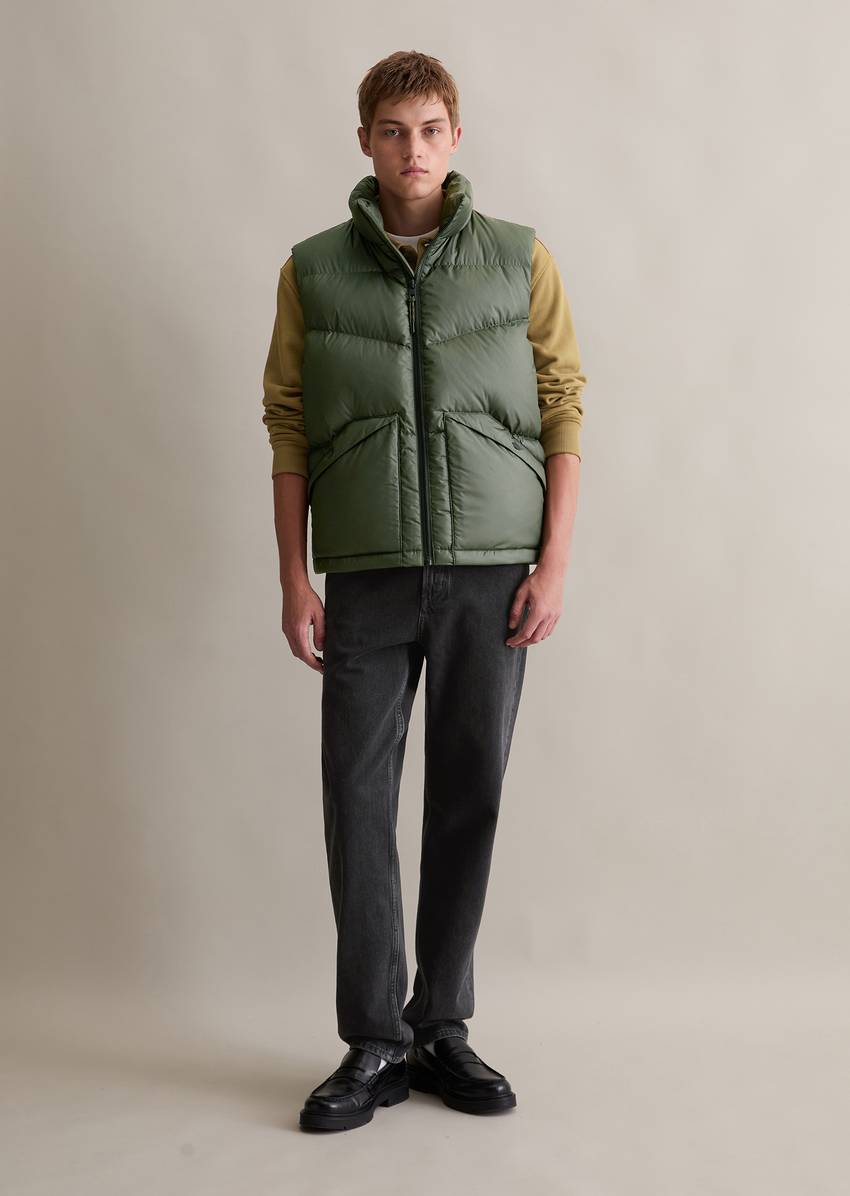 Regular puffer down vest made from water-repellent performance polyester