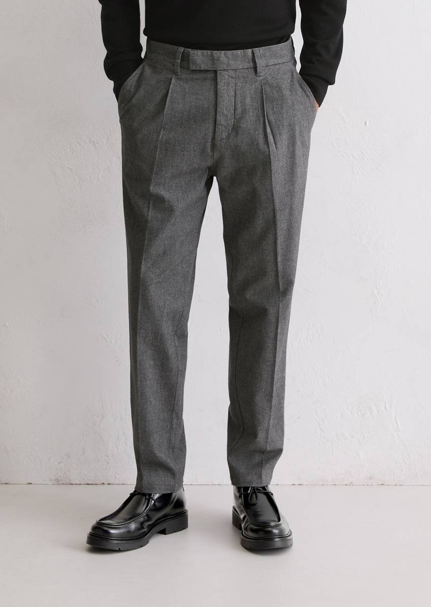 Pants model Belsbo pleats made from organic cotton and viscose