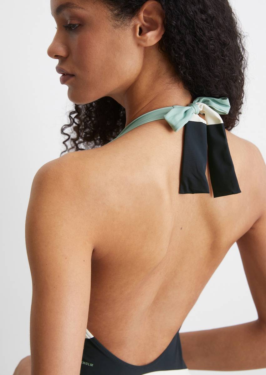 Halter neck swimsuit with round neckline