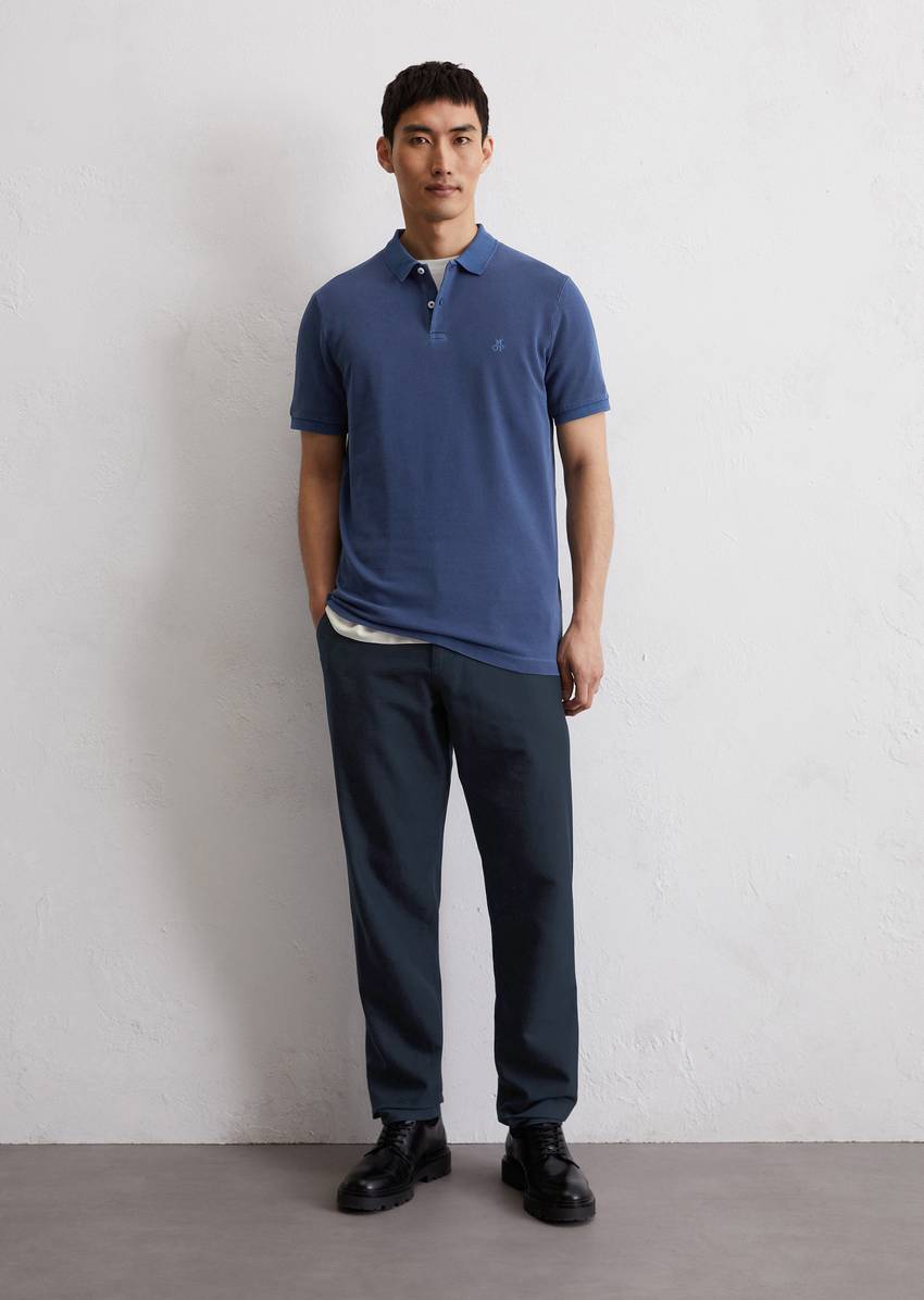 Piqué shaped polo shirt made of organic stretch cotton fabric
