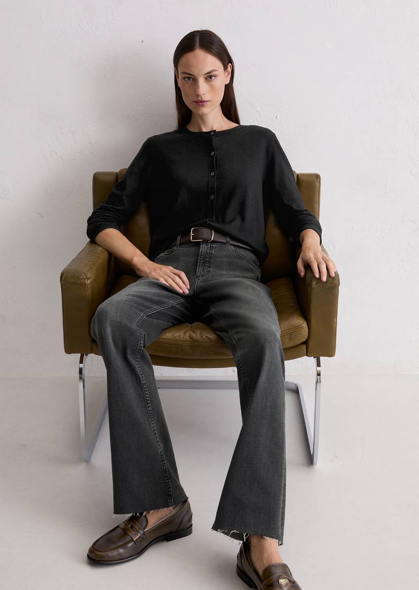 Cardigan slim made from a virgin wool/viscose mix