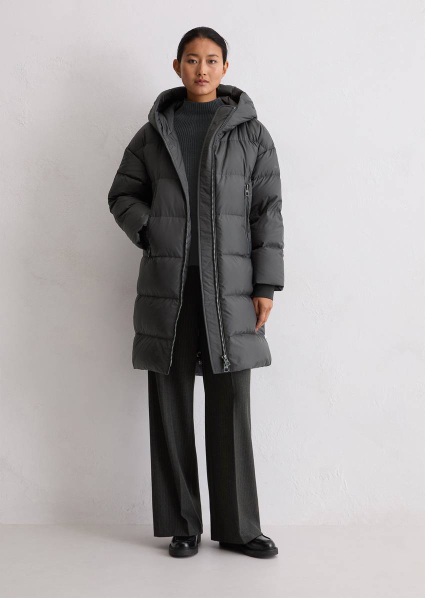 Hooded down coat fitted made from recycled polyester water-repellent