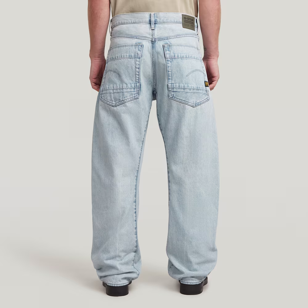 Bend Loose Jeans