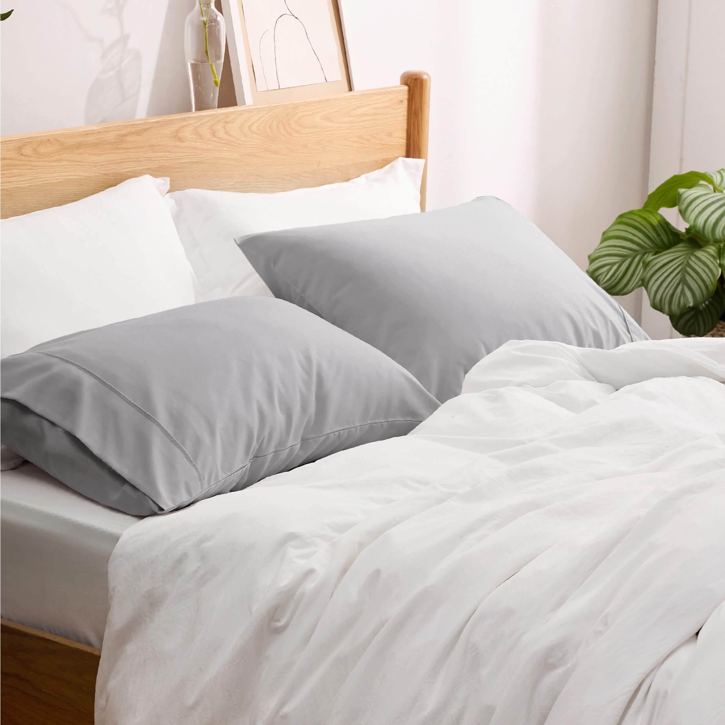 GentleSoft® Fade and Stain Resistant Microfiber Pillowcase