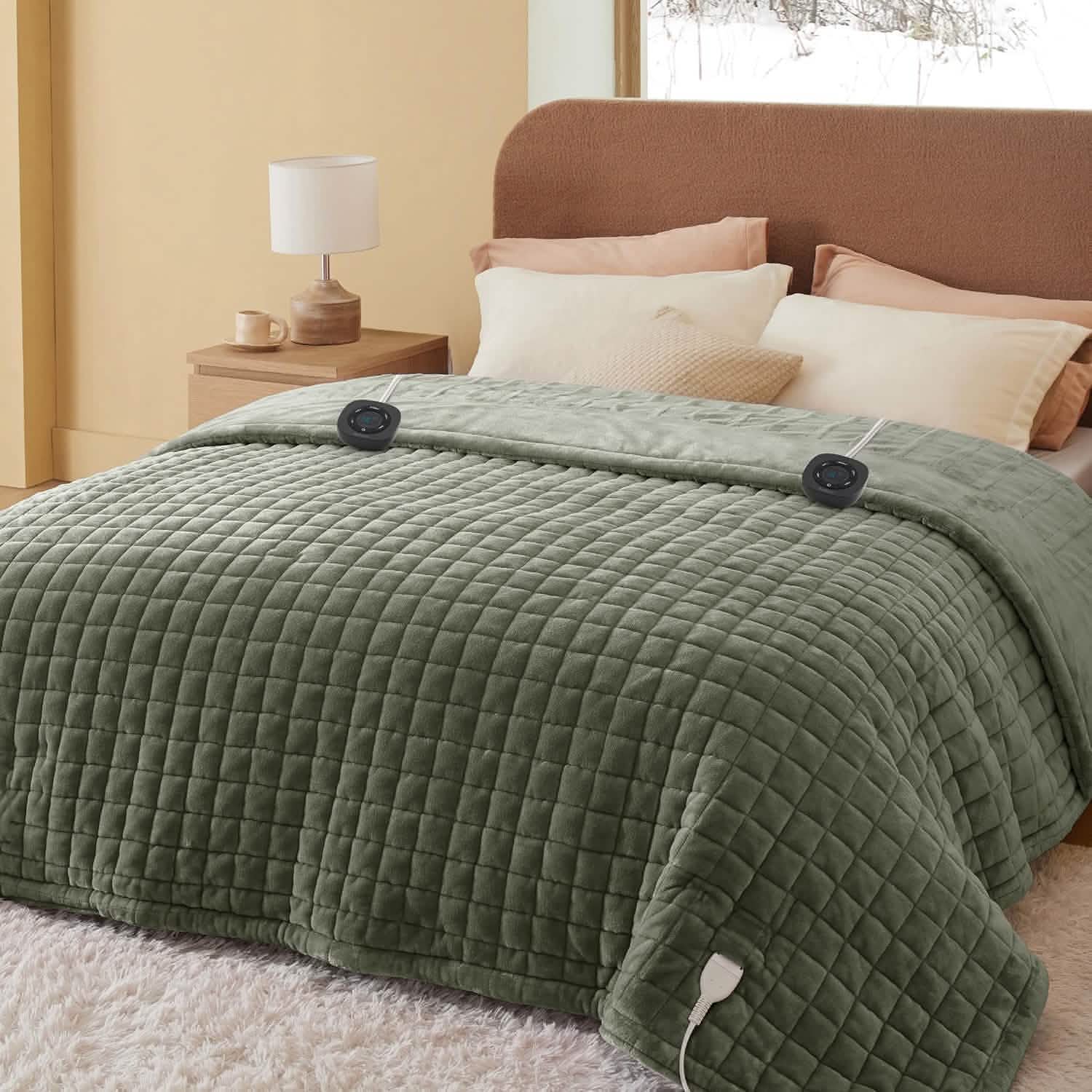 GentleSoft® Quilted Sherpa Fleece Heated Blanket Grid