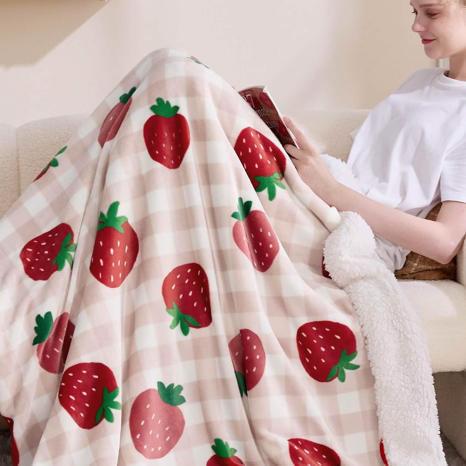 GentleSoft® Printed Throw Sherpa Blanket strawberry