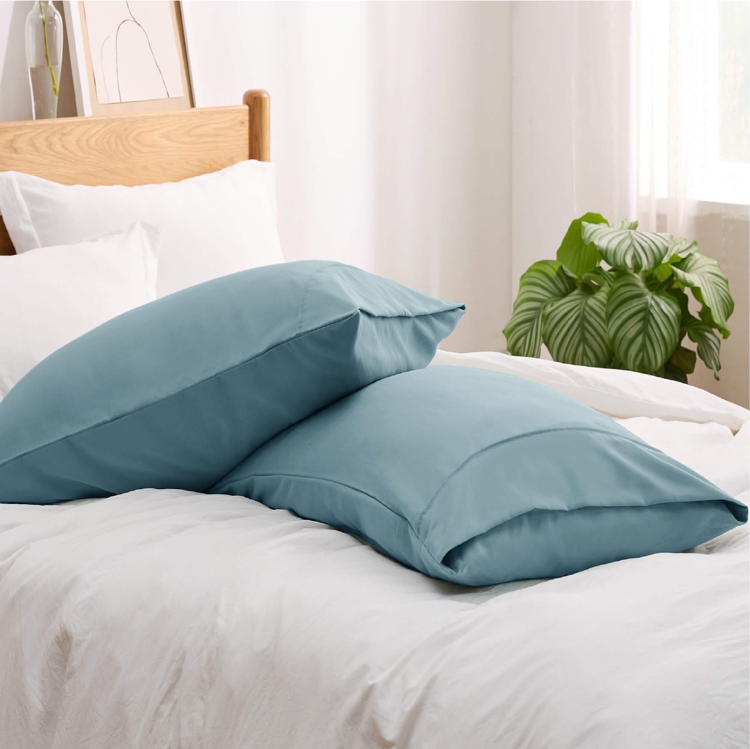 GentleSoft® Fade and Stain Resistant Microfiber Pillowcase