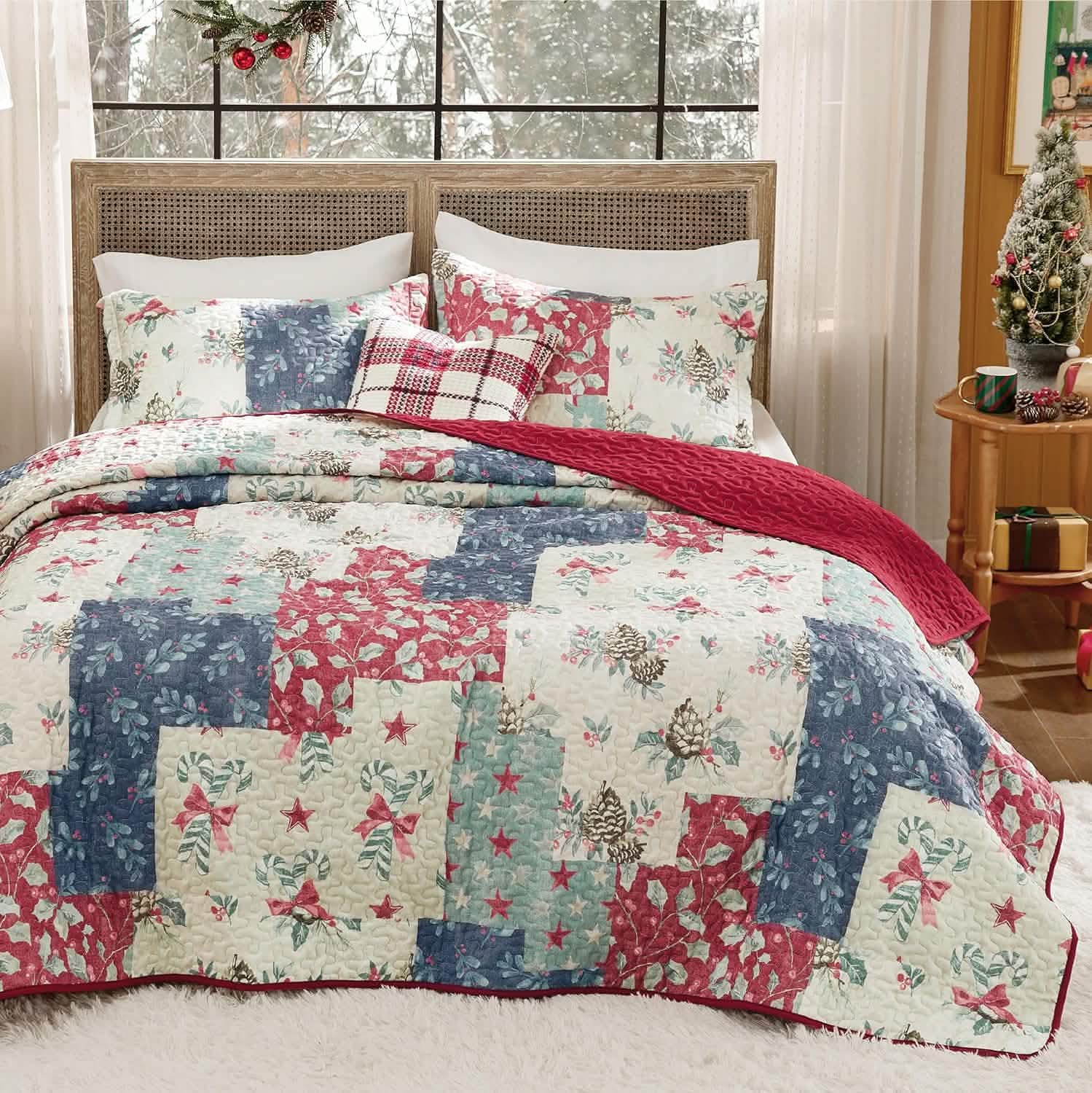 GentleSoft® Christmas Modern Patchwork Quilt Set Plant