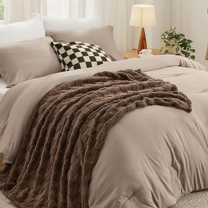 GentleSoft® Checkered Comforter Set