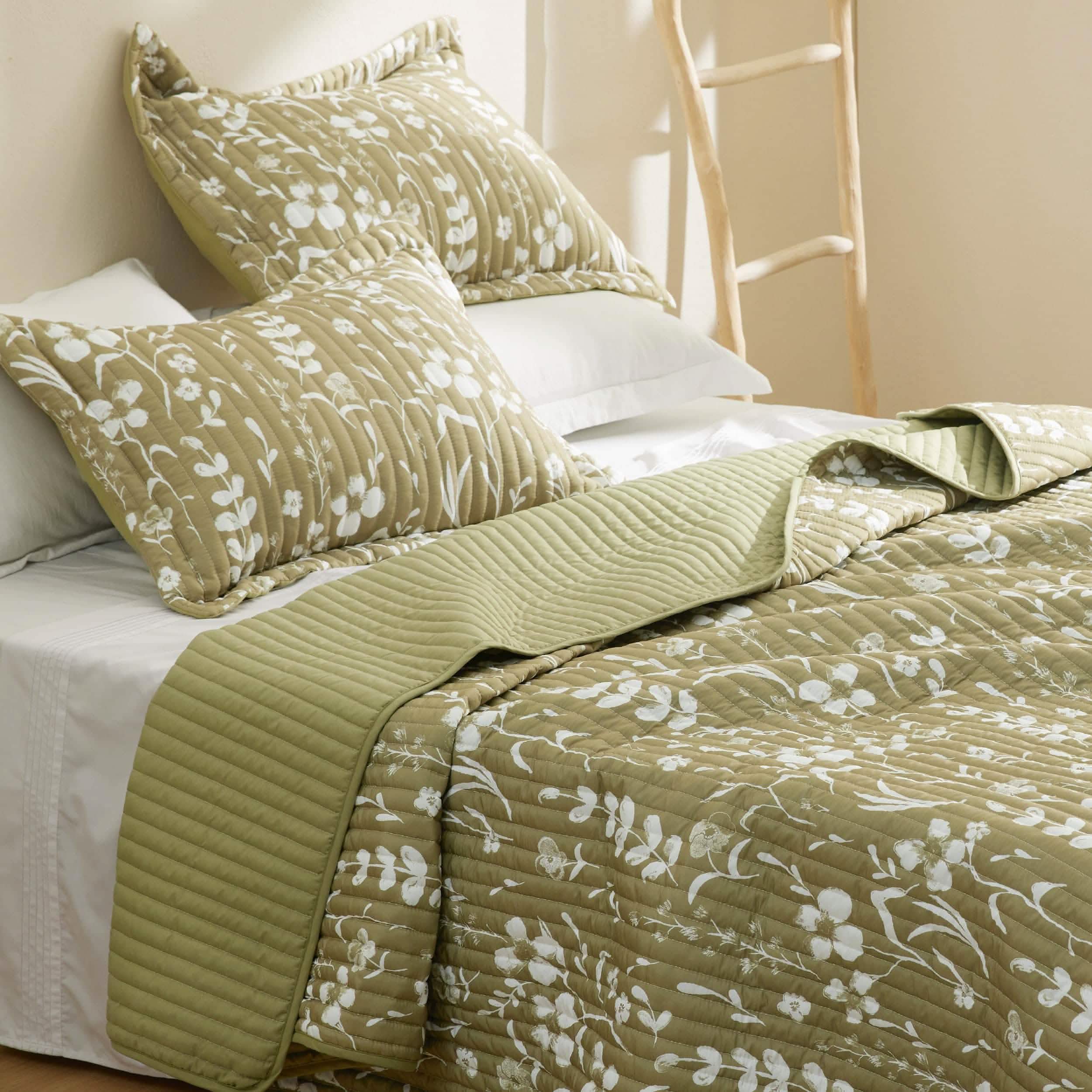 GentleSoft® Botanical Quilt Set