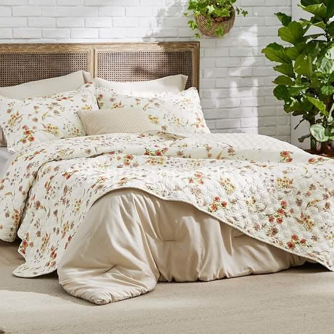 GentleSoft® Floral Quilt Set White
