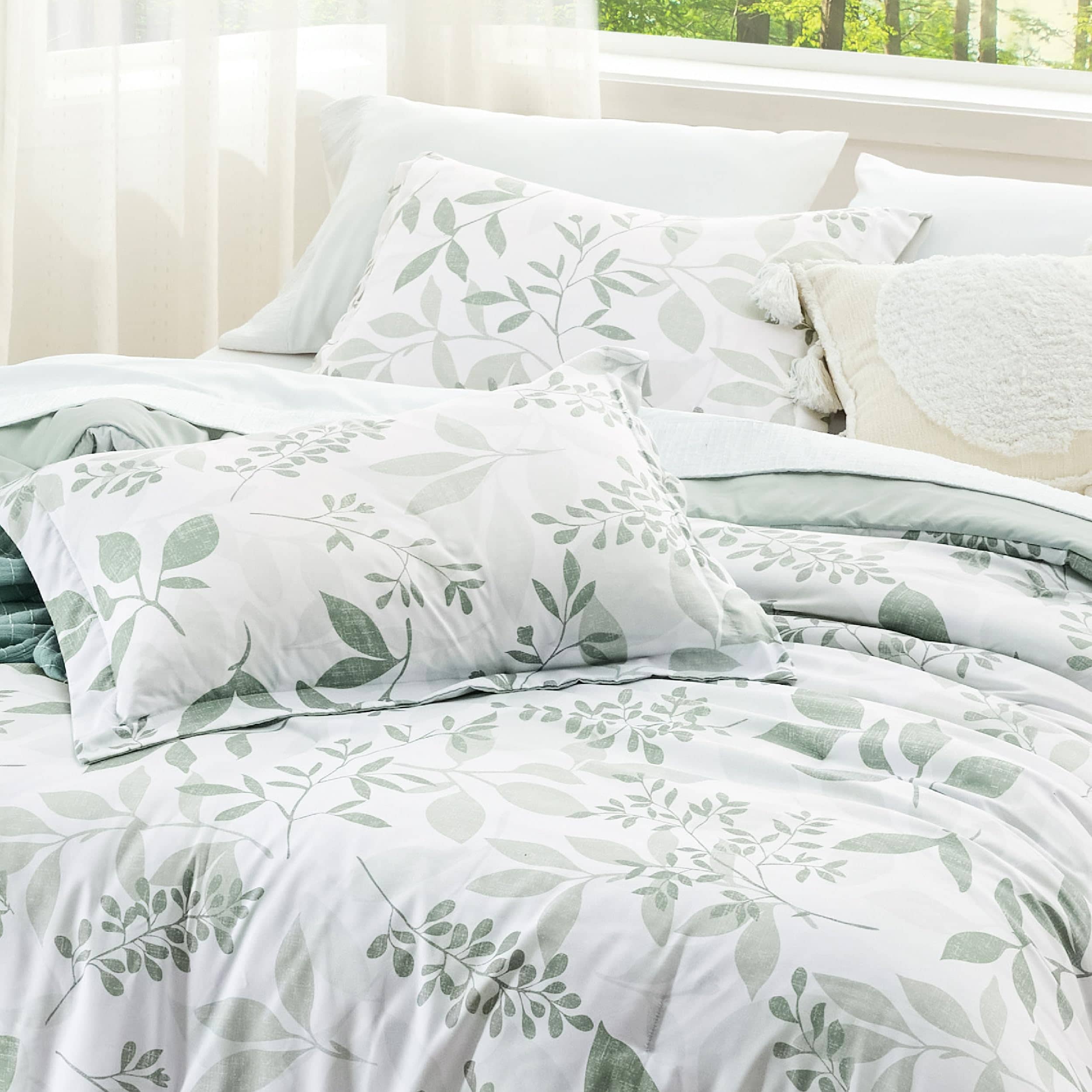 GentleSoft® Retro Botanical Comforter Set