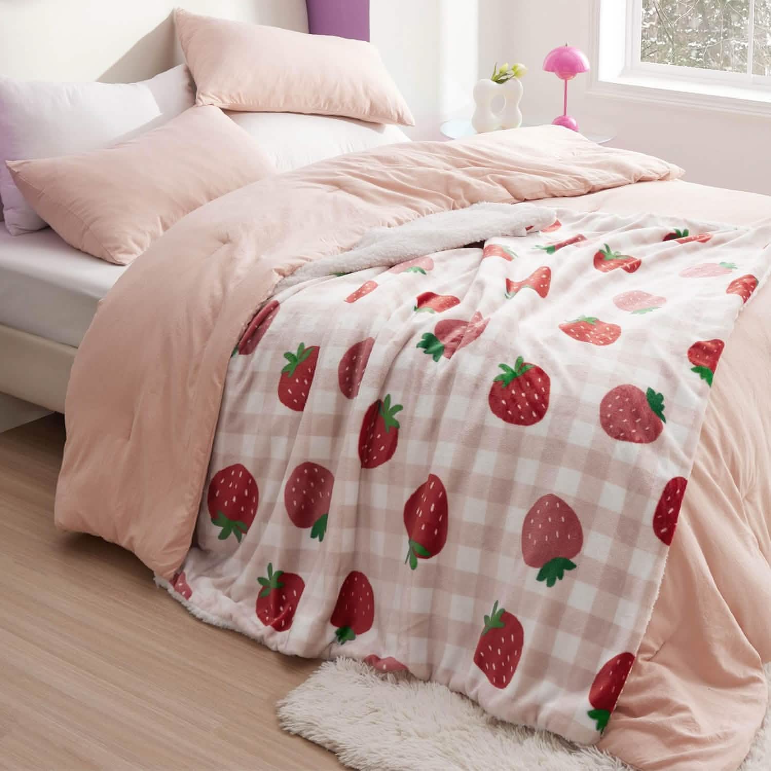 GentleSoft® Printed Throw Sherpa Blanket strawberry