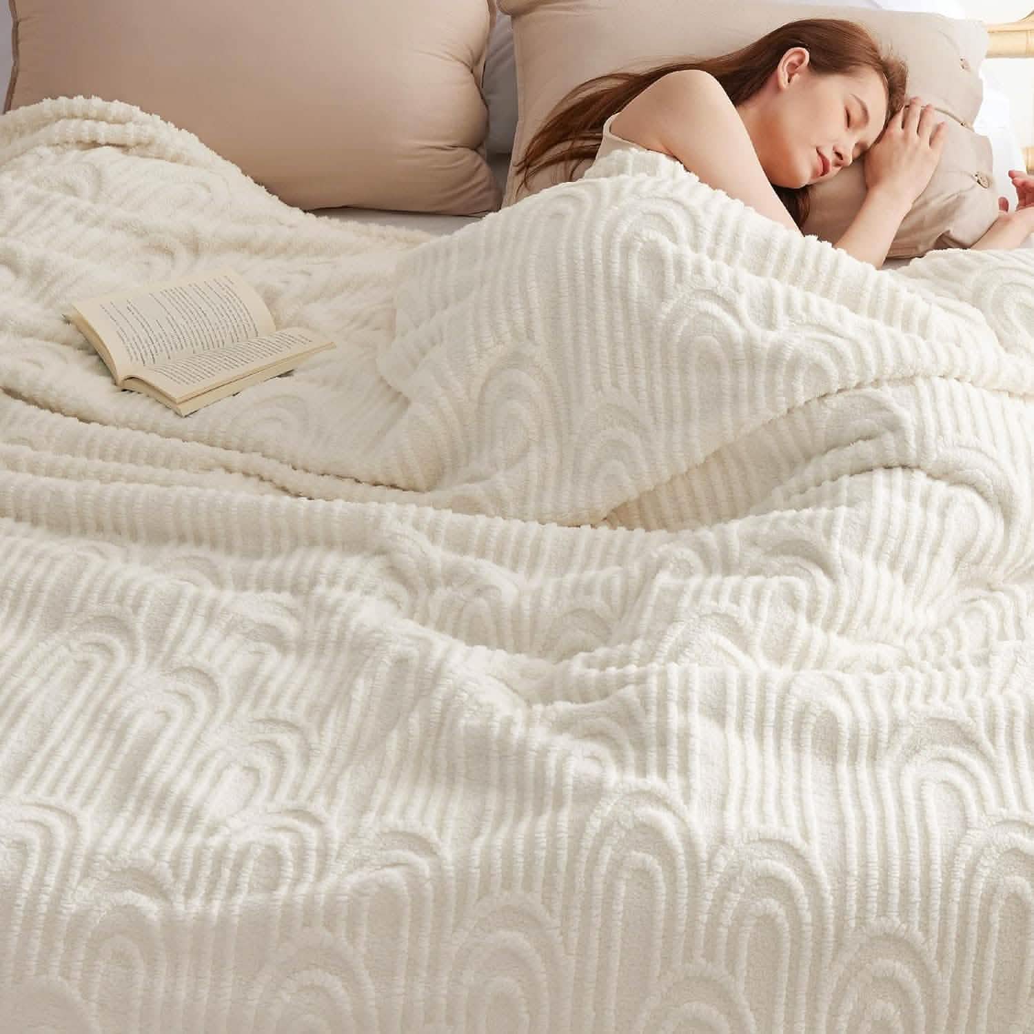 GentleSoft® Arch Shaggy Sherpa Fleece Blanket