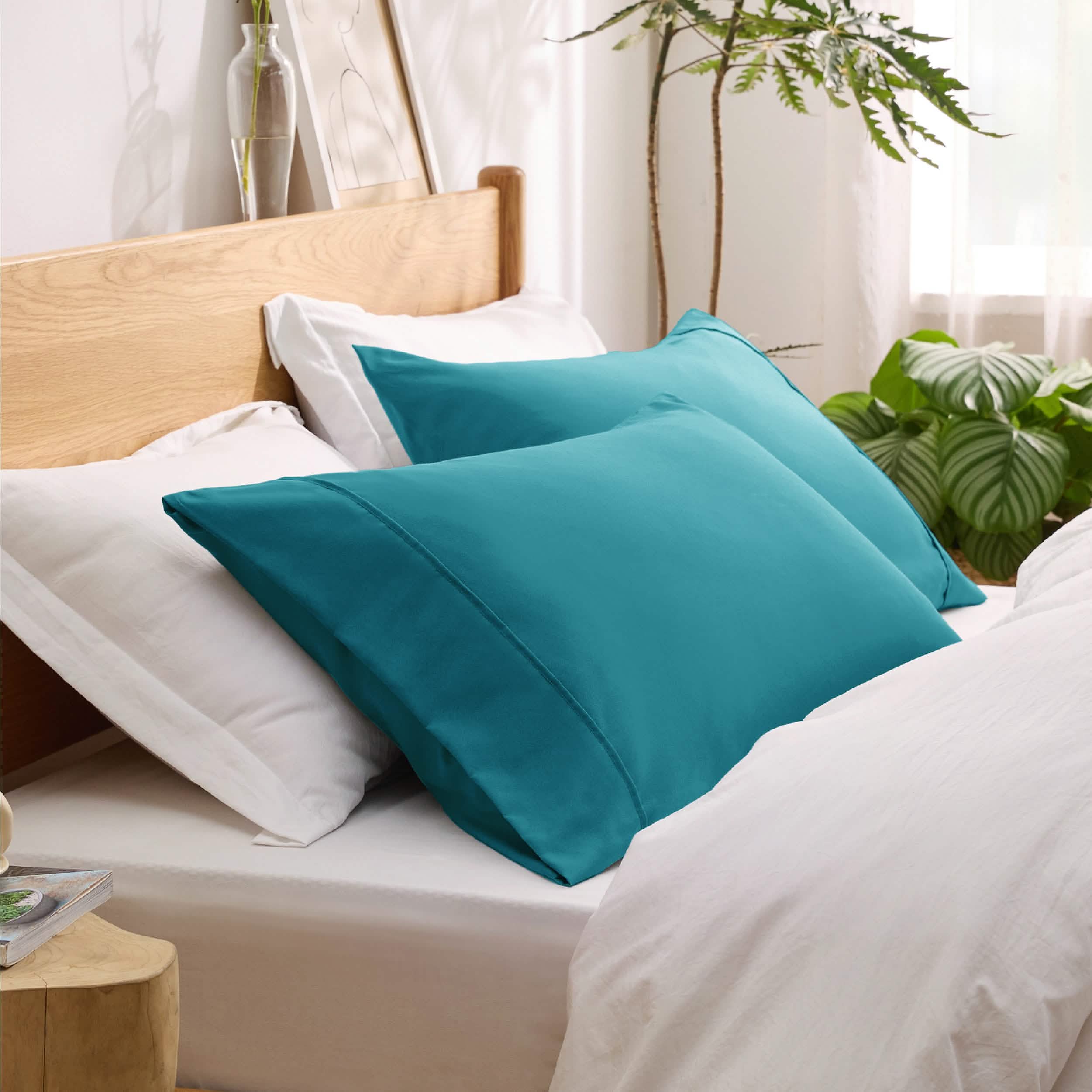 GentleSoft® Fade and Stain Resistant Microfiber Pillowcase
