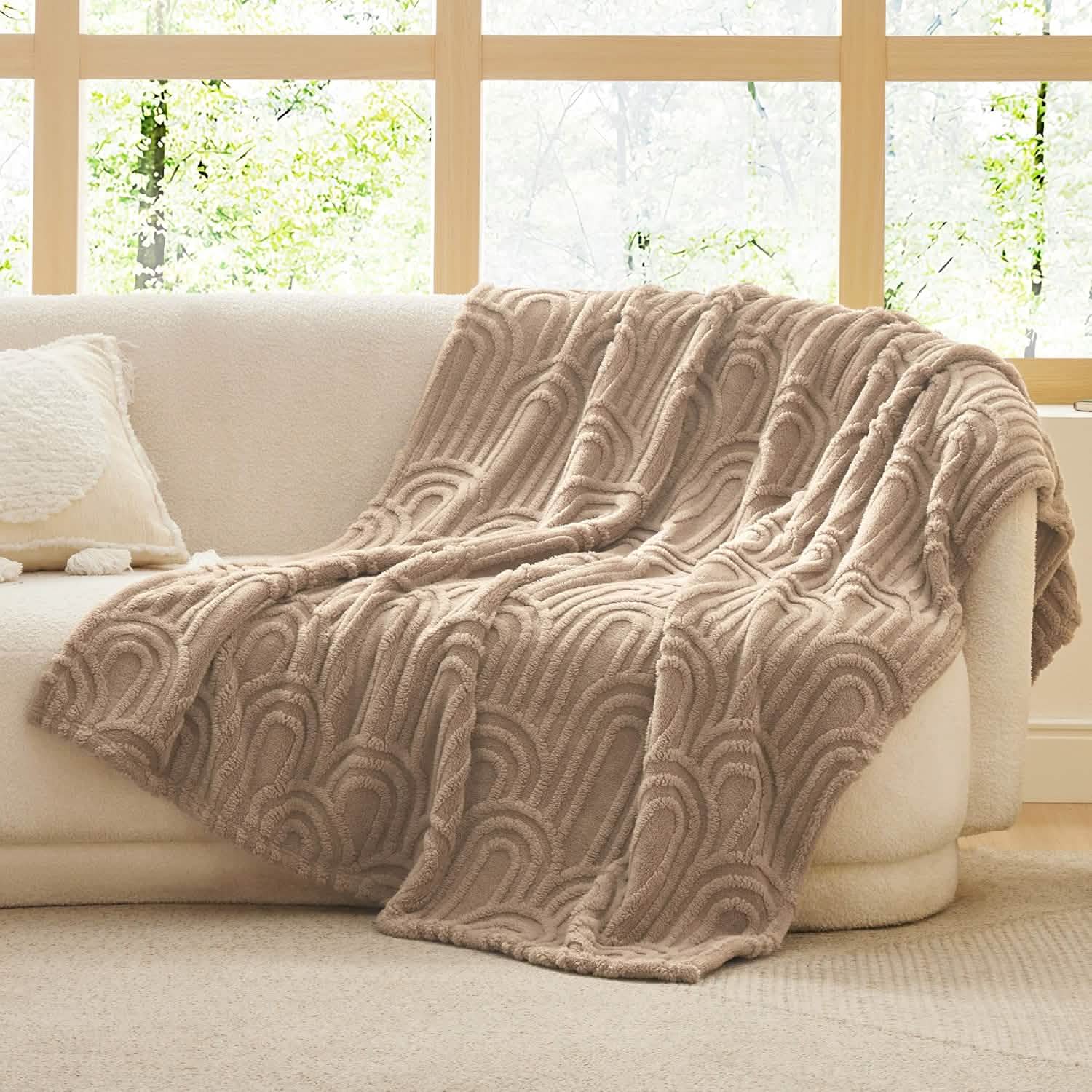 GentleSoft® Arch Shaggy Sherpa Fleece Blanket
