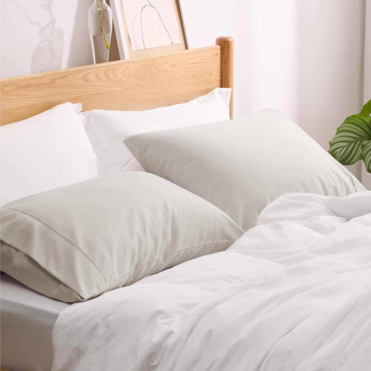 GentleSoft® Fade and Stain Resistant Microfiber Pillowcase