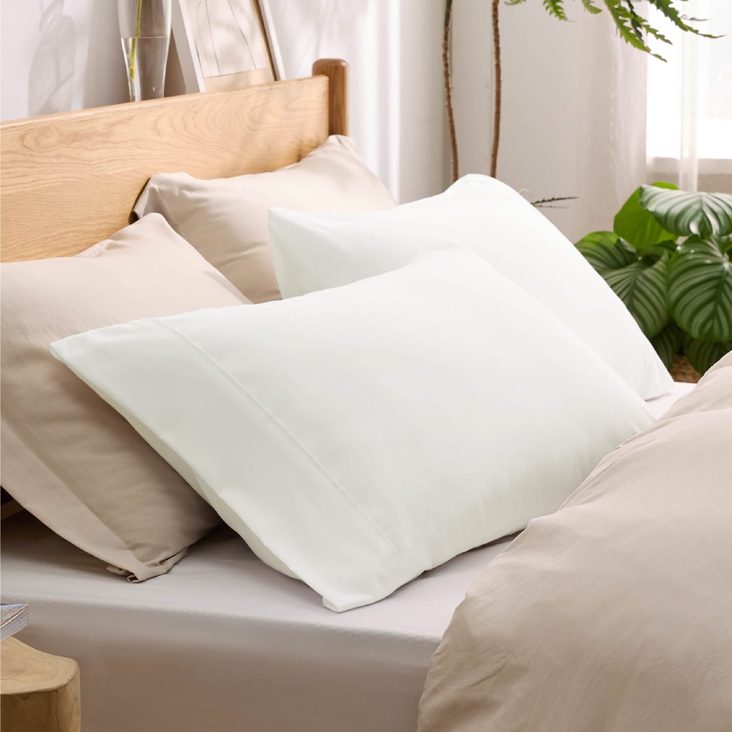 GentleSoft® Fade and Stain Resistant Microfiber Pillowcase