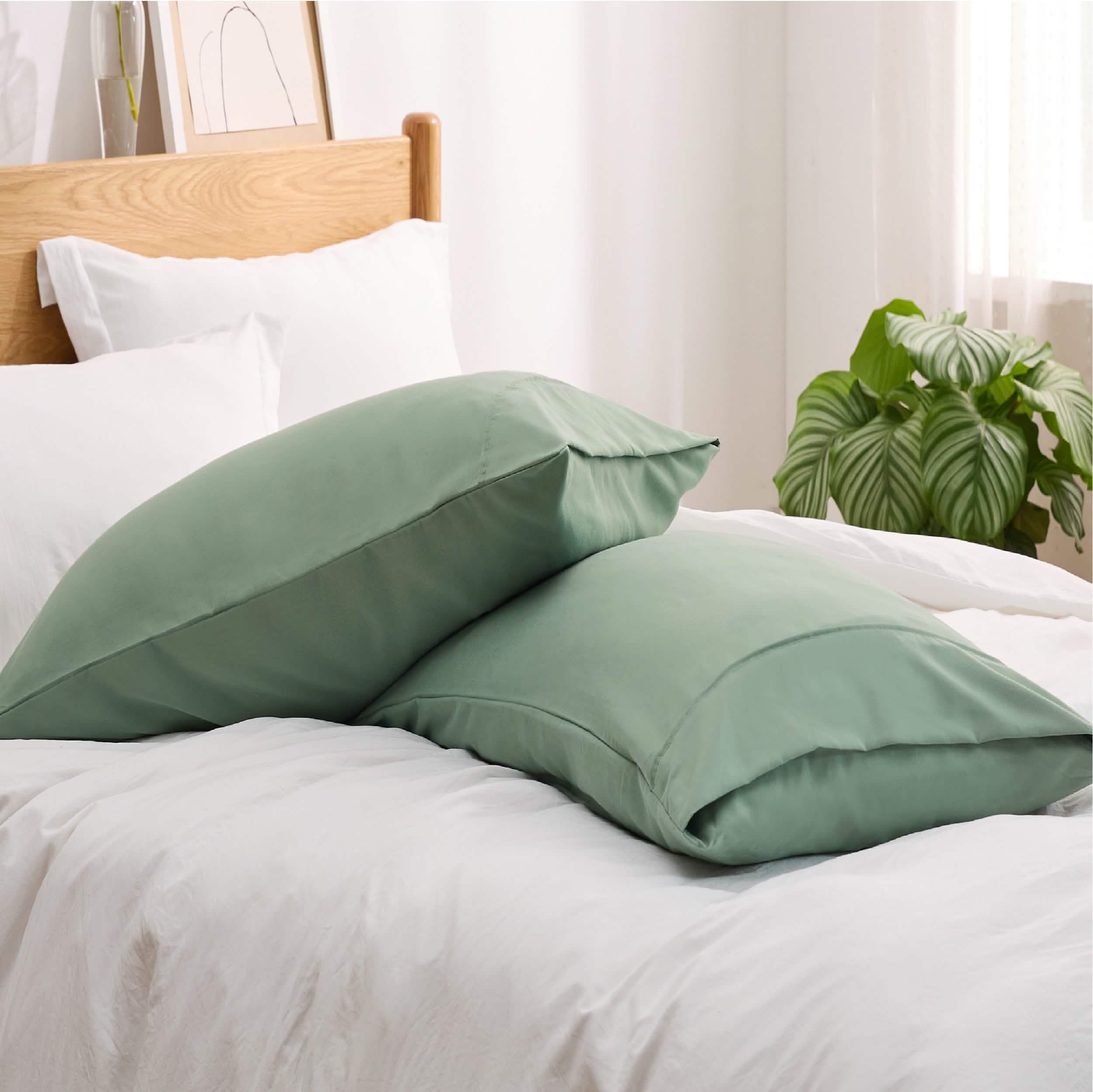 GentleSoft® Fade and Stain Resistant Microfiber Pillowcase