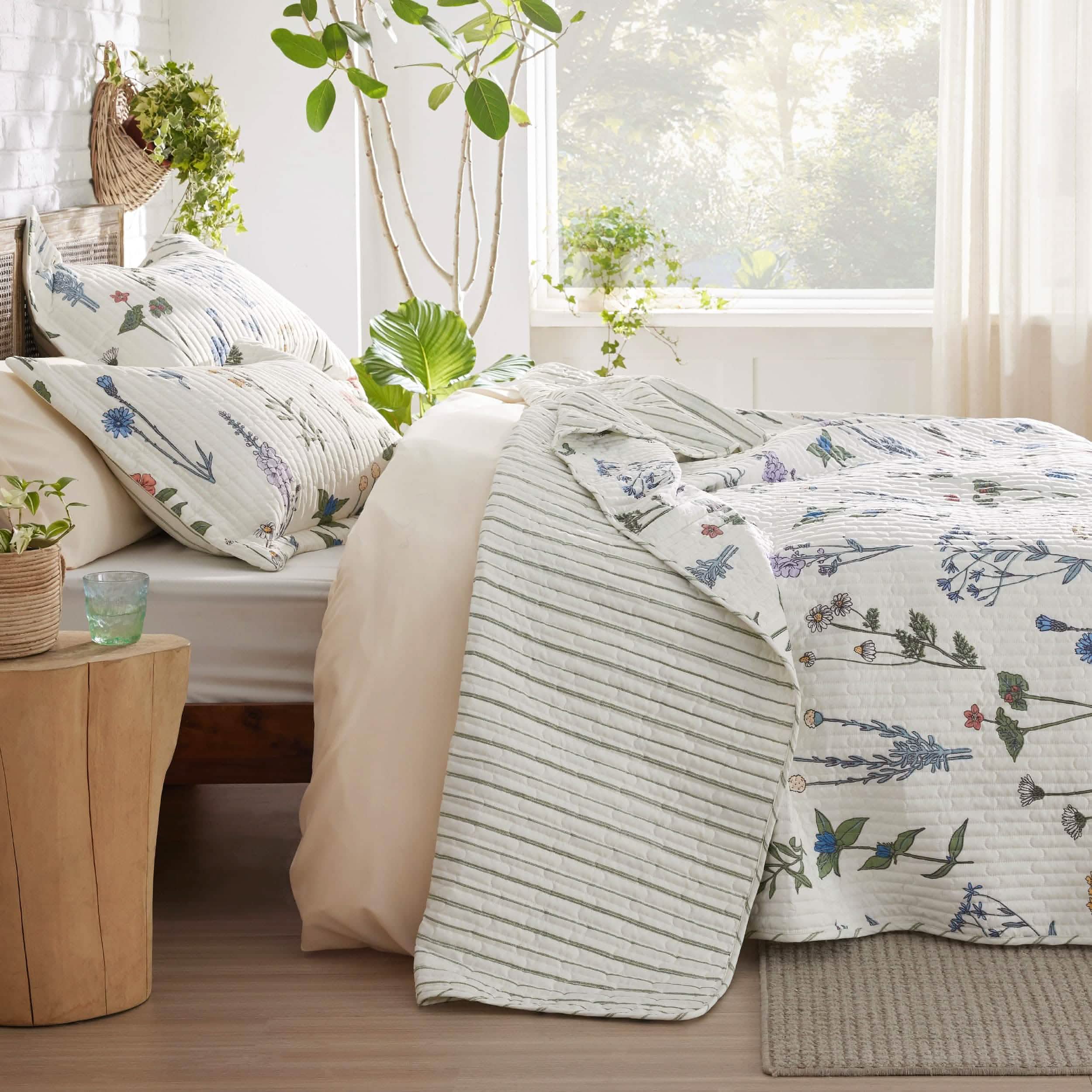 GentleSoft® Botanical Quilt Set