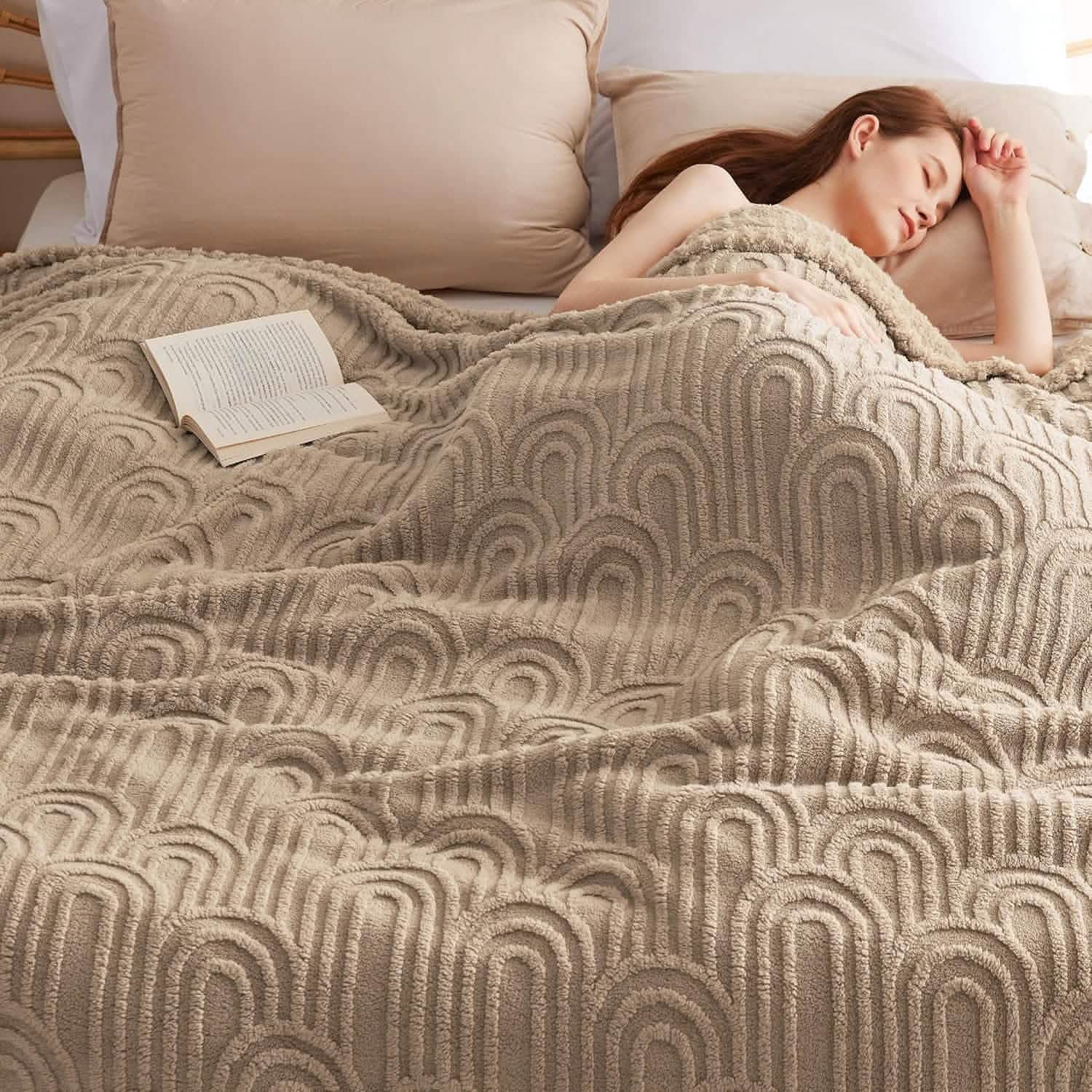 GentleSoft® Arch Shaggy Sherpa Fleece Blanket