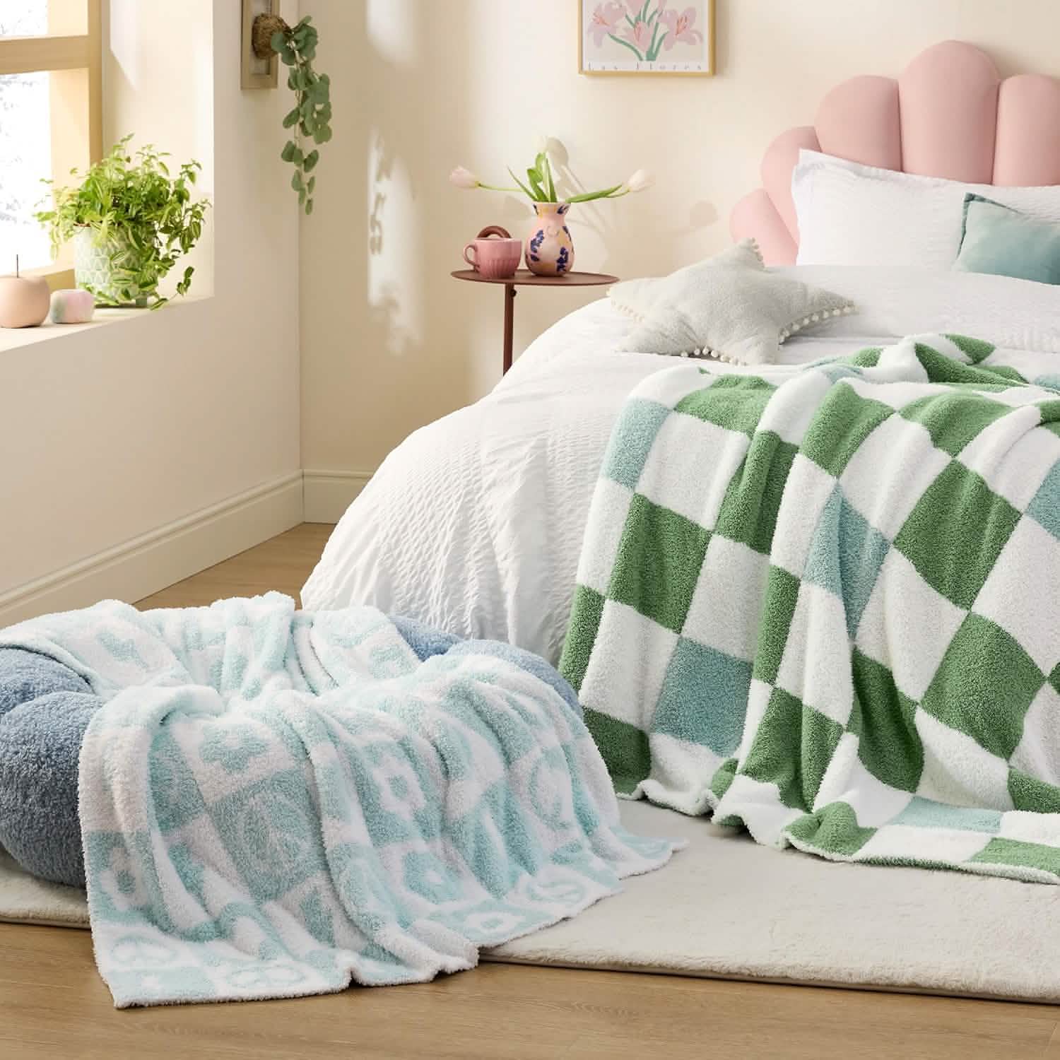GentleSoft® Print Feather Yarn Throw Blanket