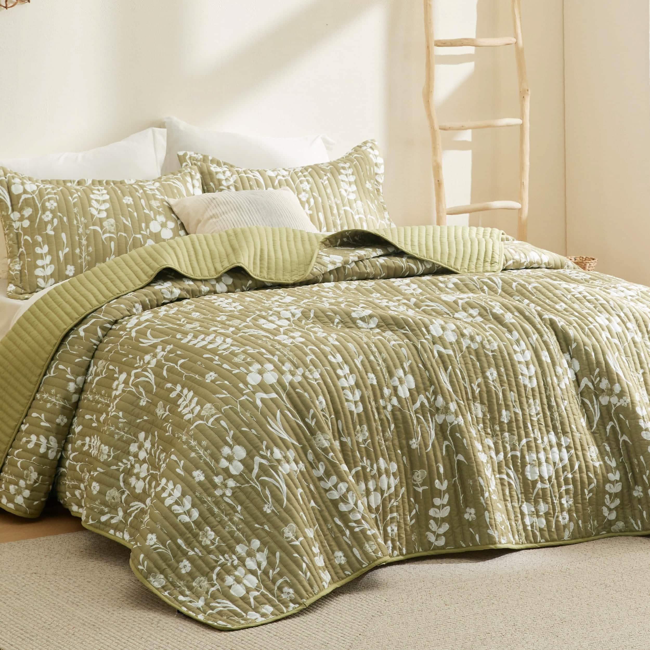 GentleSoft® Botanical Quilt Set