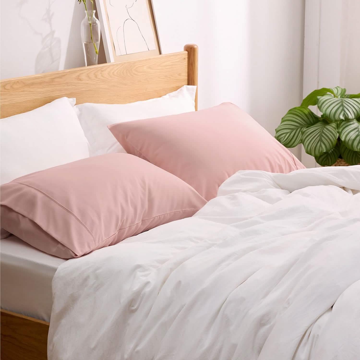 GentleSoft® Fade and Stain Resistant Microfiber Pillowcase