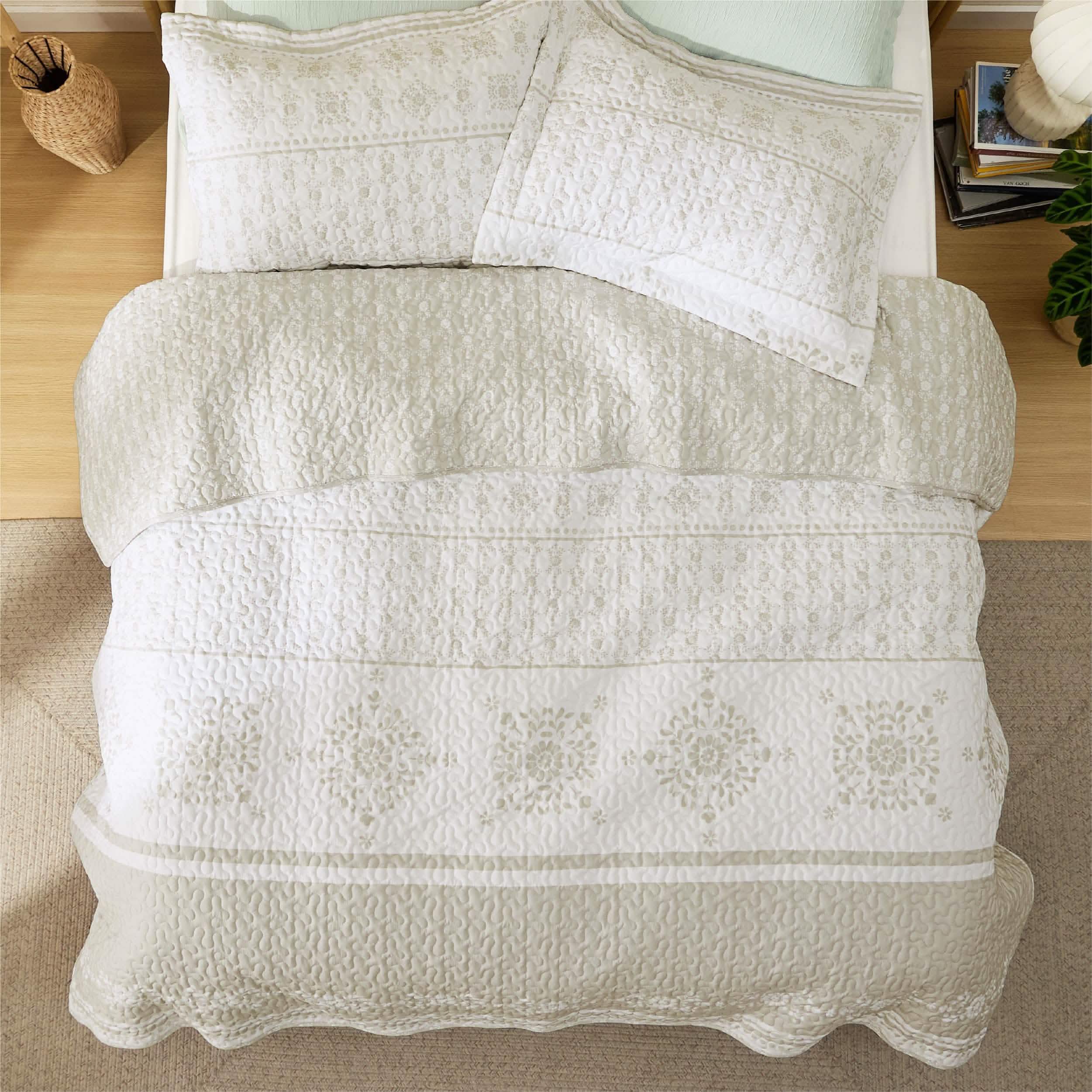 GentleSoft® Botanical Quilt Set