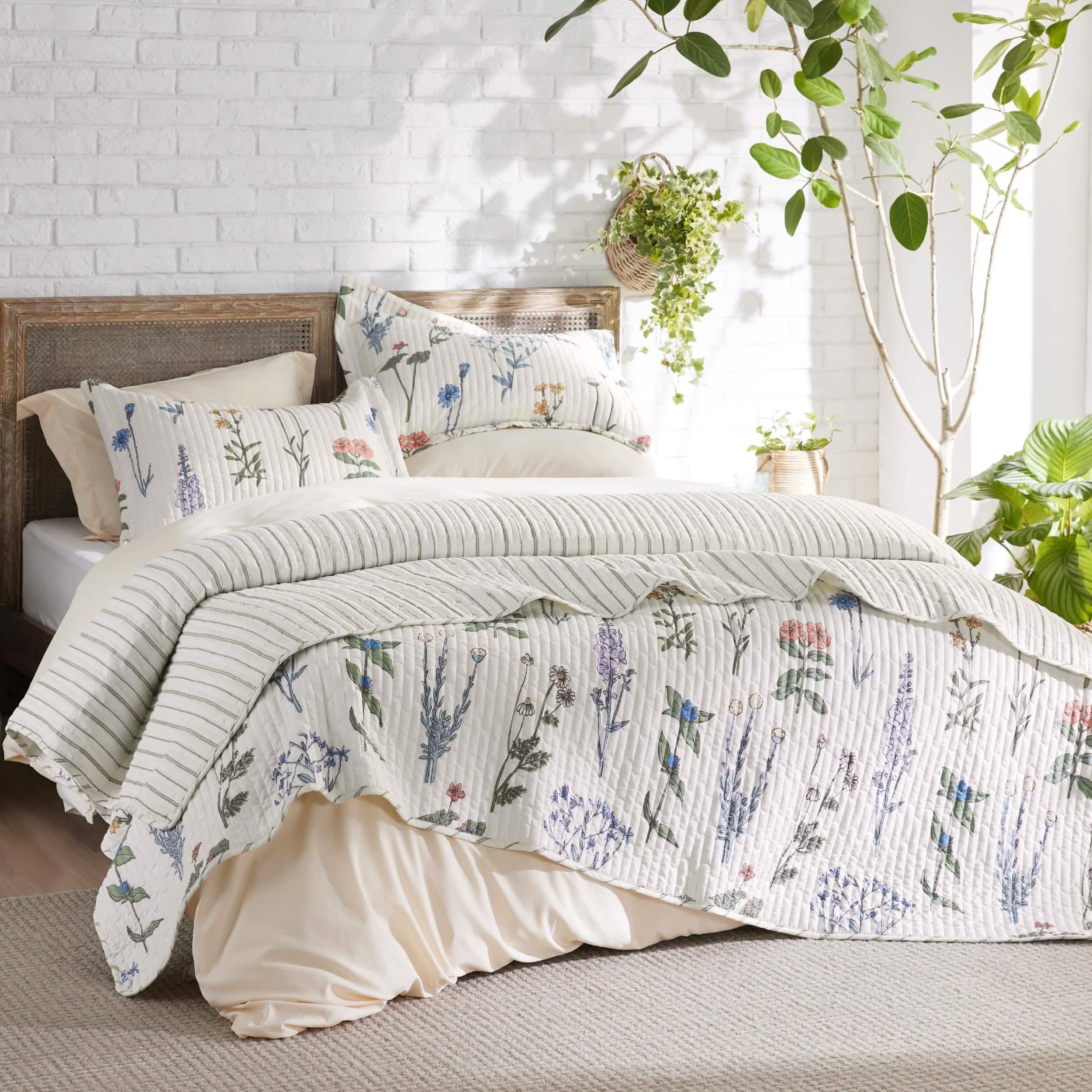 GentleSoft® Botanical Quilt Set