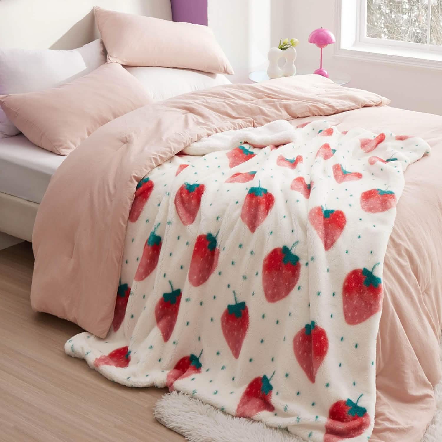GentleSoft® Printed Throw Sherpa Blanket strawberry Dots