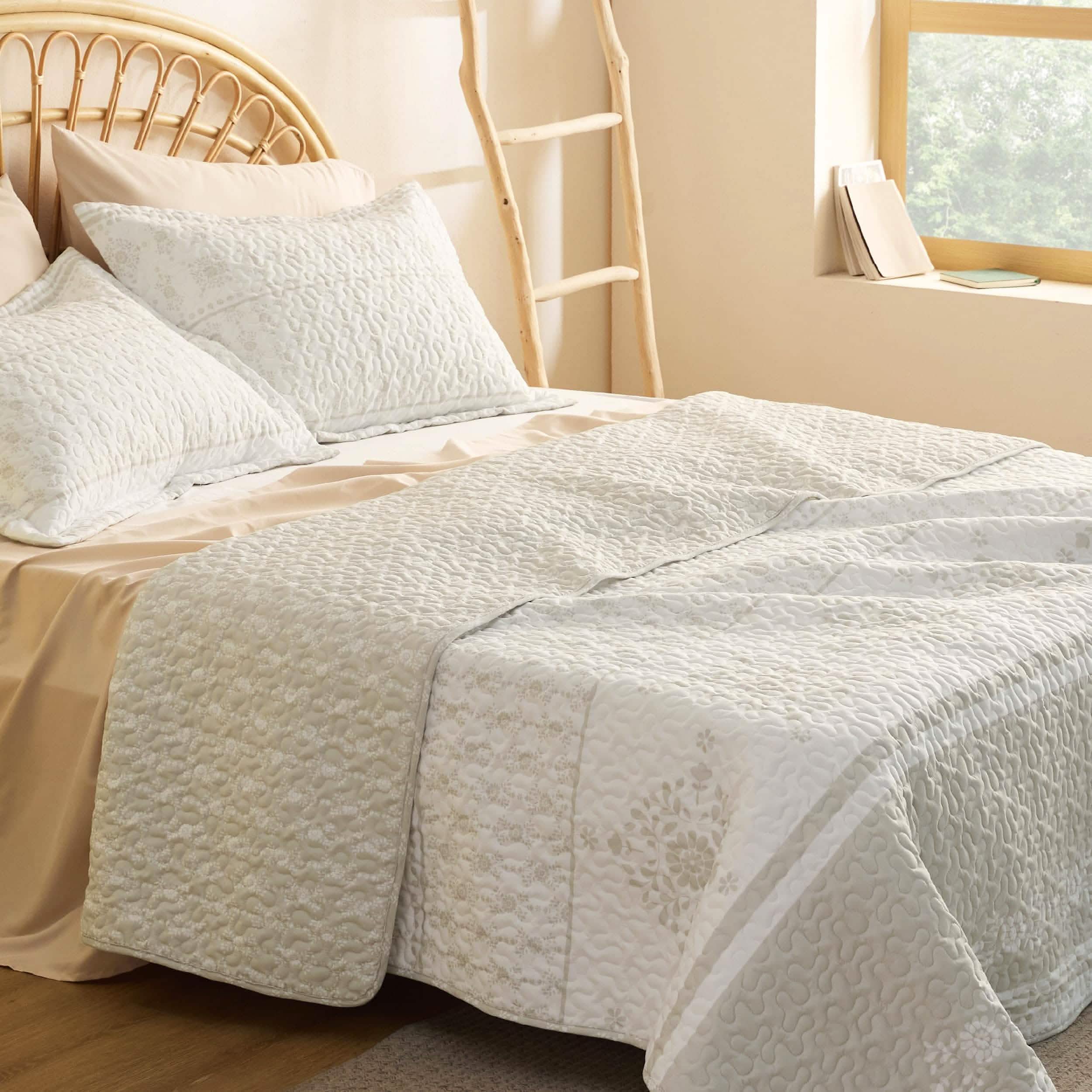 GentleSoft® Botanical Quilt Set