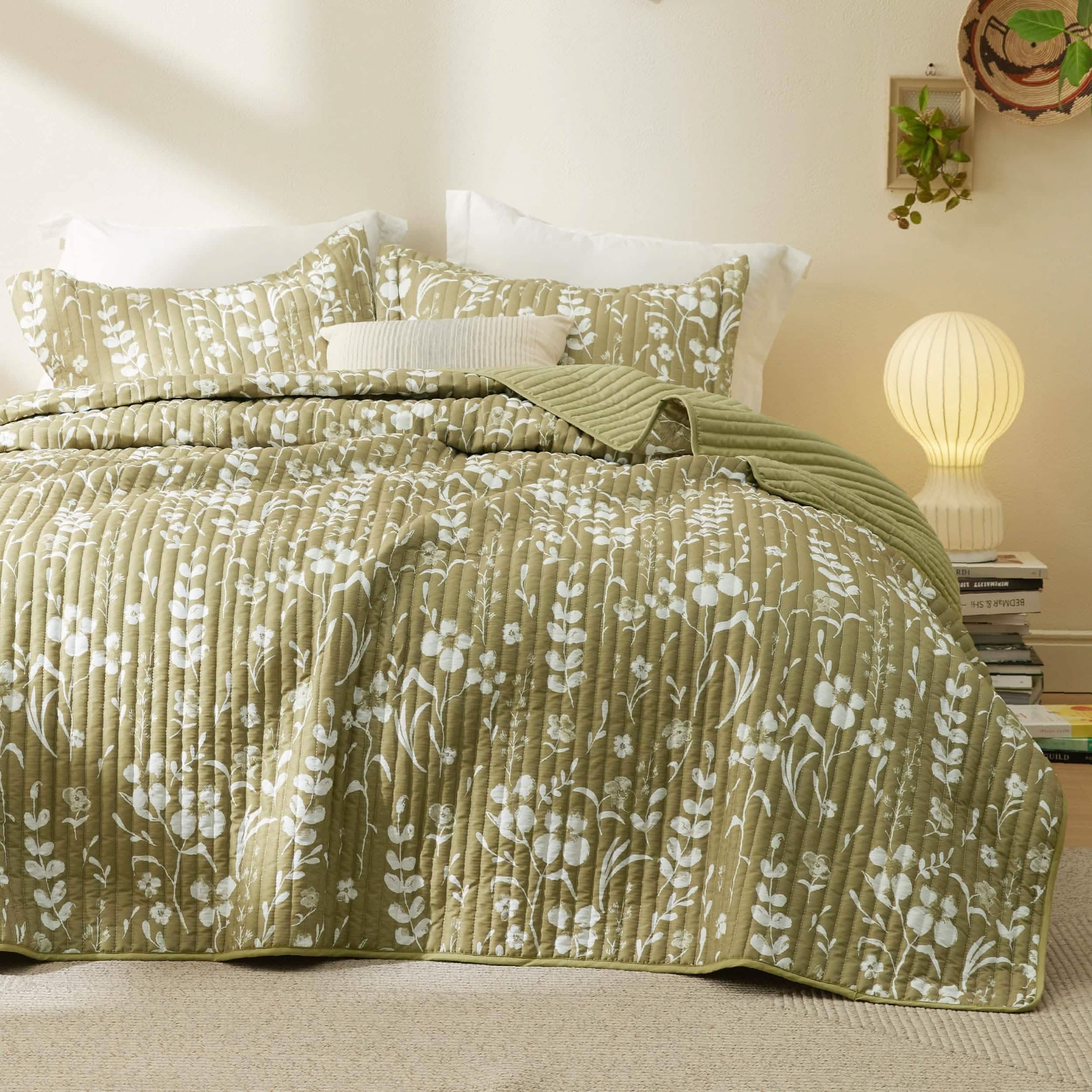 GentleSoft® Botanical Quilt Set