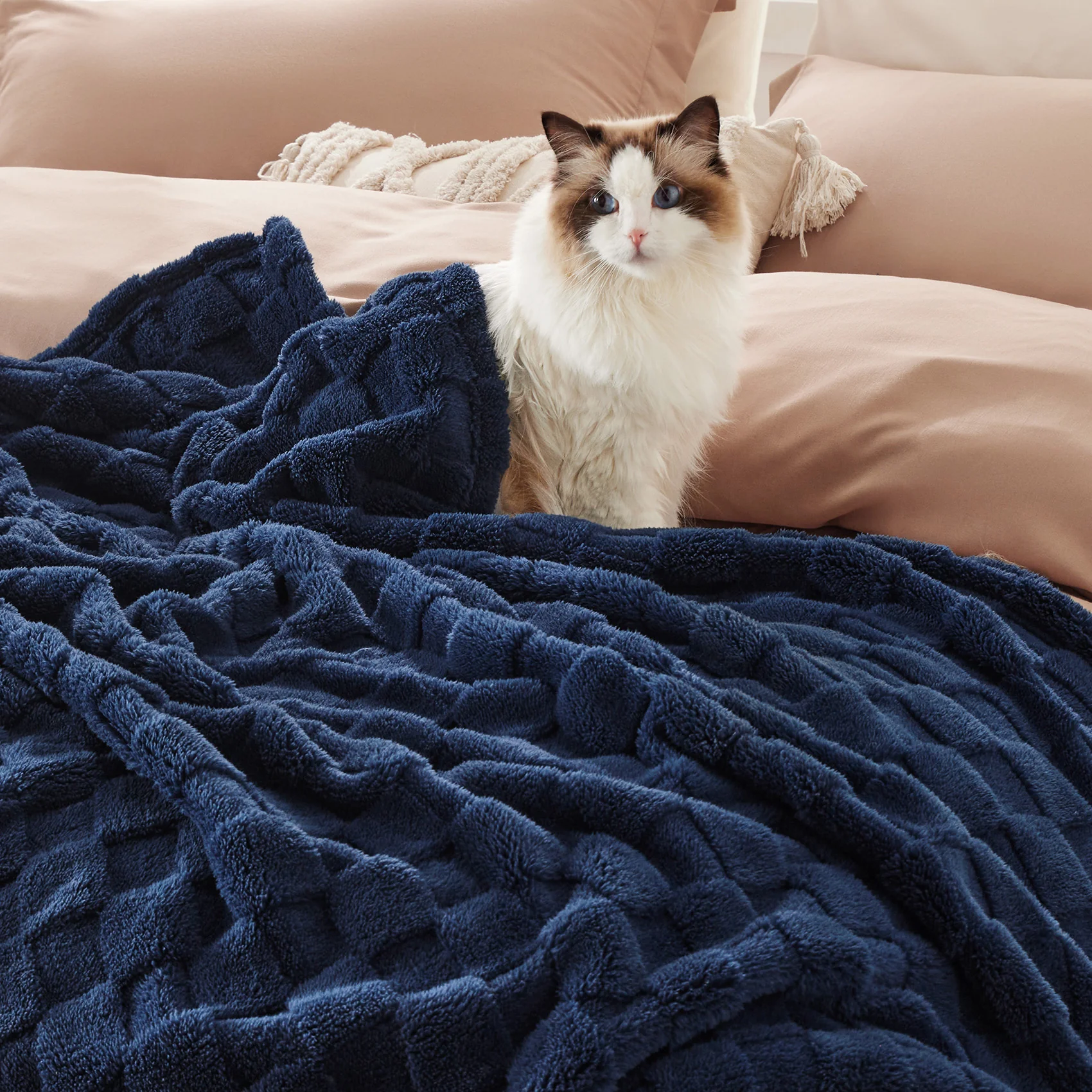 GentleSoft® Jacquard Shaggy Sherpa Blanket