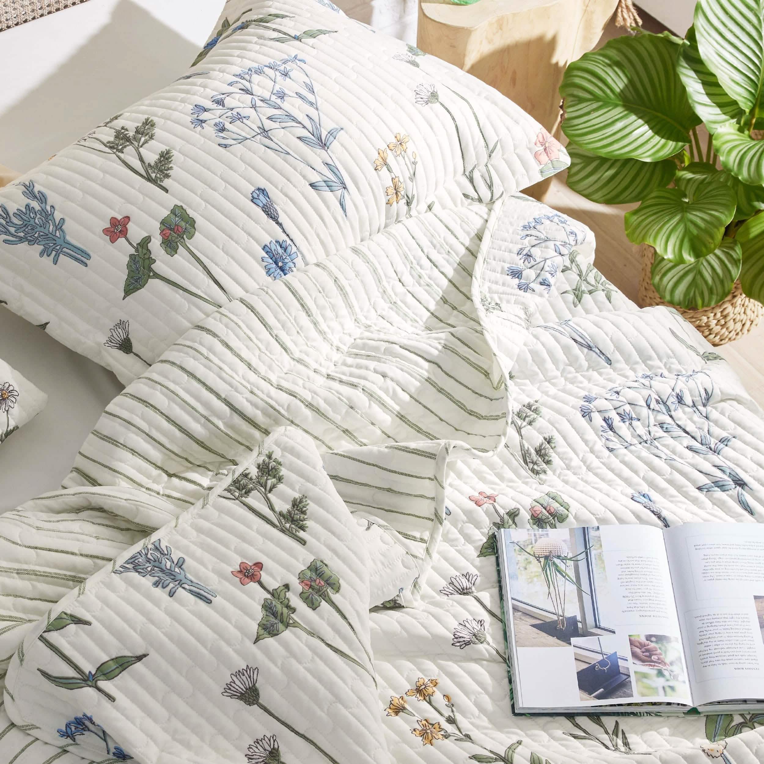 GentleSoft® Botanical Quilt Set