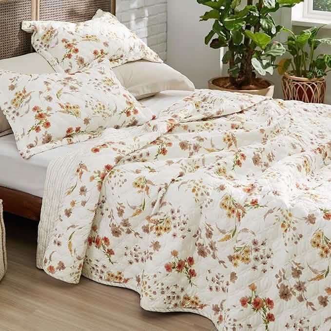 GentleSoft® Floral Quilt Set White