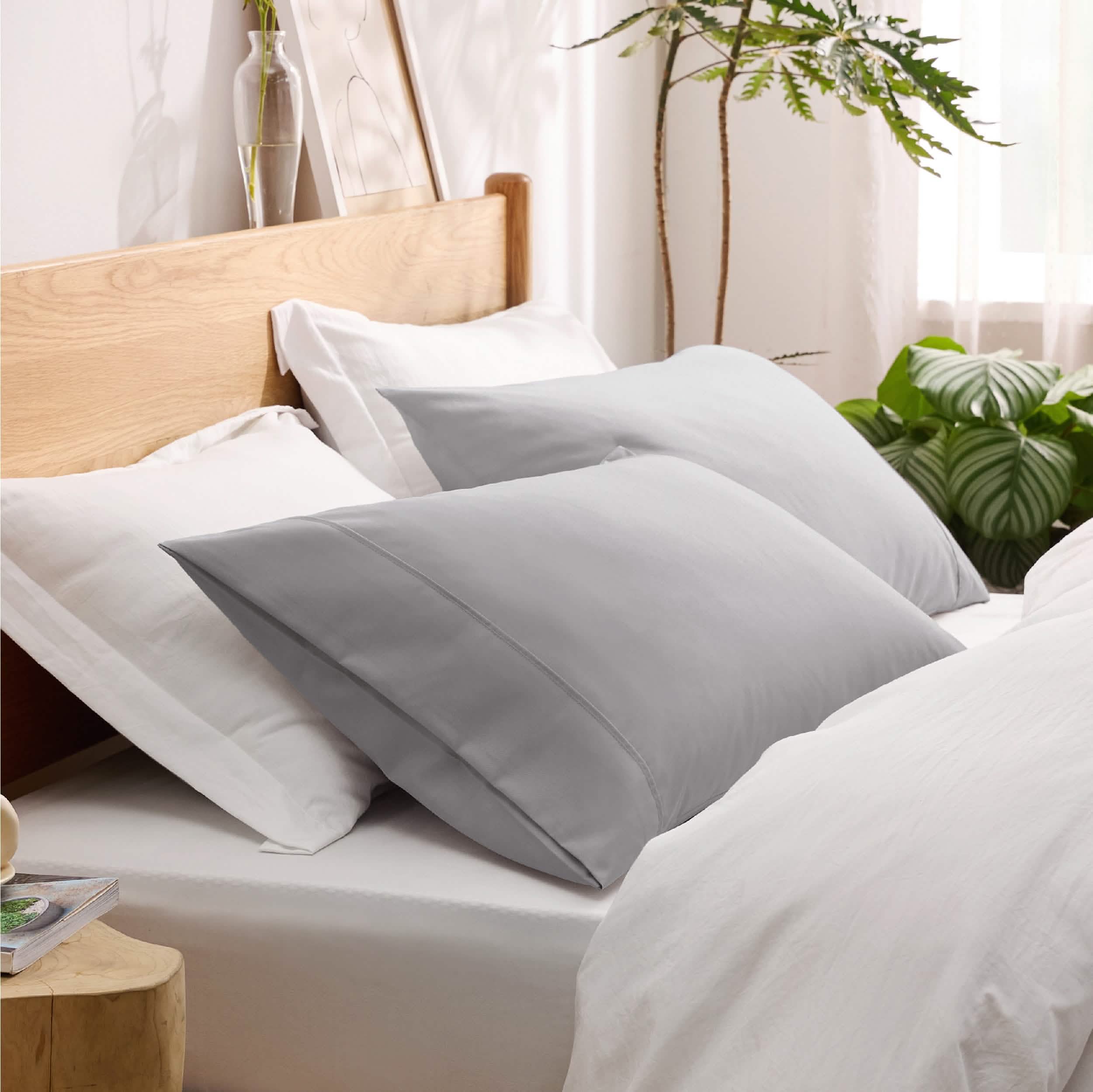 GentleSoft® Fade and Stain Resistant Microfiber Pillowcase