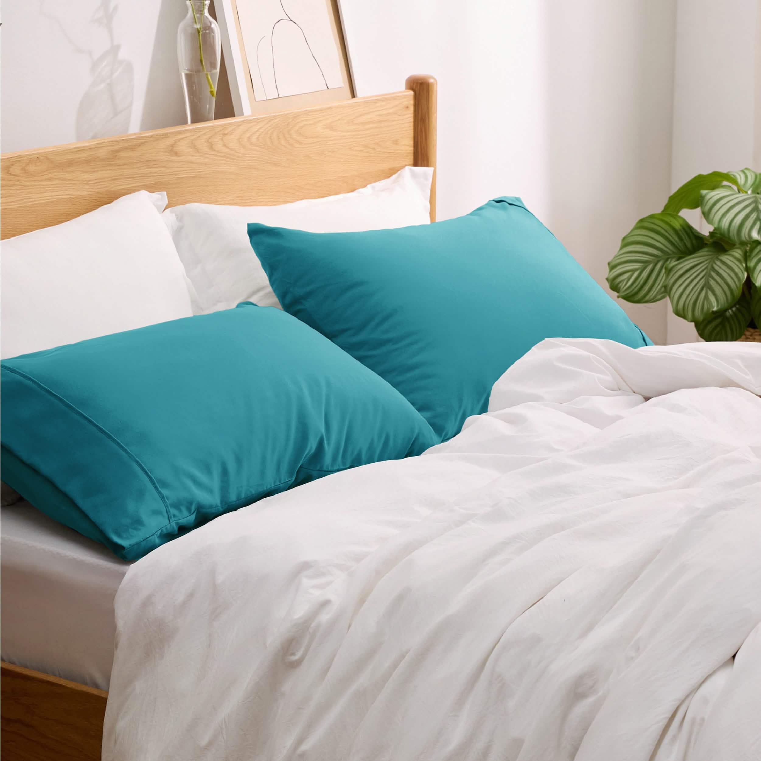 GentleSoft® Fade and Stain Resistant Microfiber Pillowcase