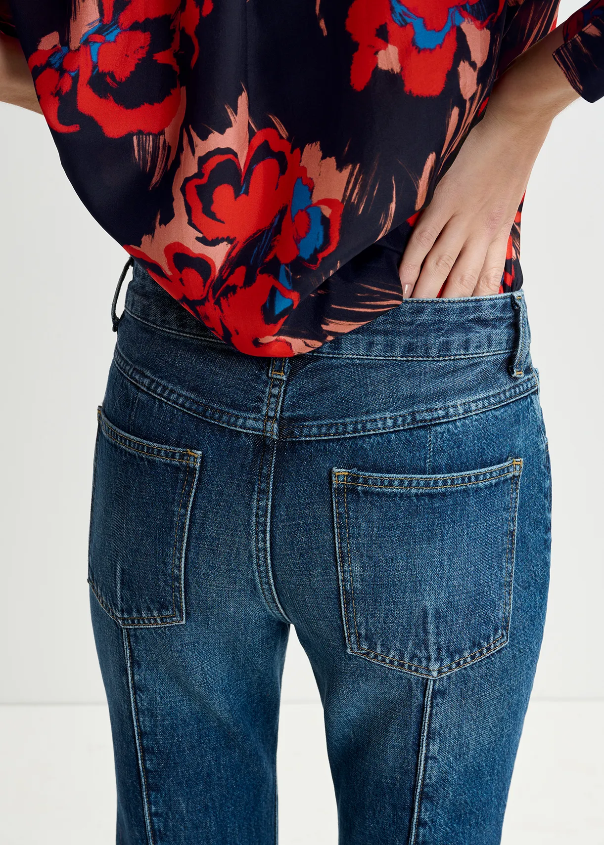 Kick flare blue jeans with turn-up hem
