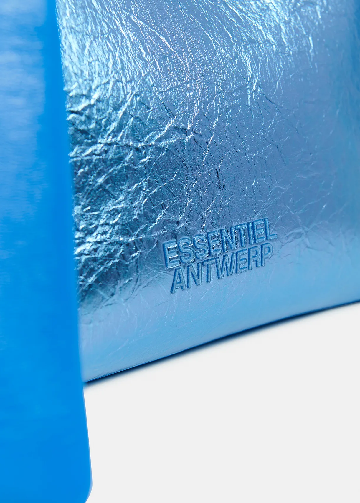 Blue metallic shopper bag