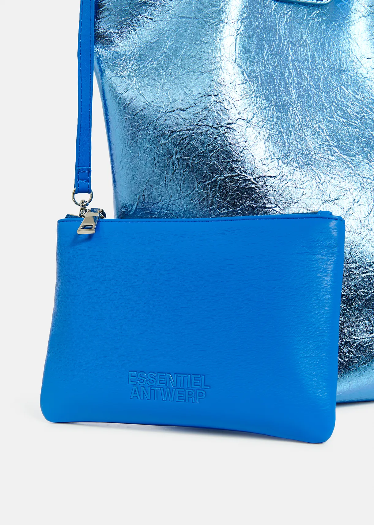 Blue metallic shopper bag