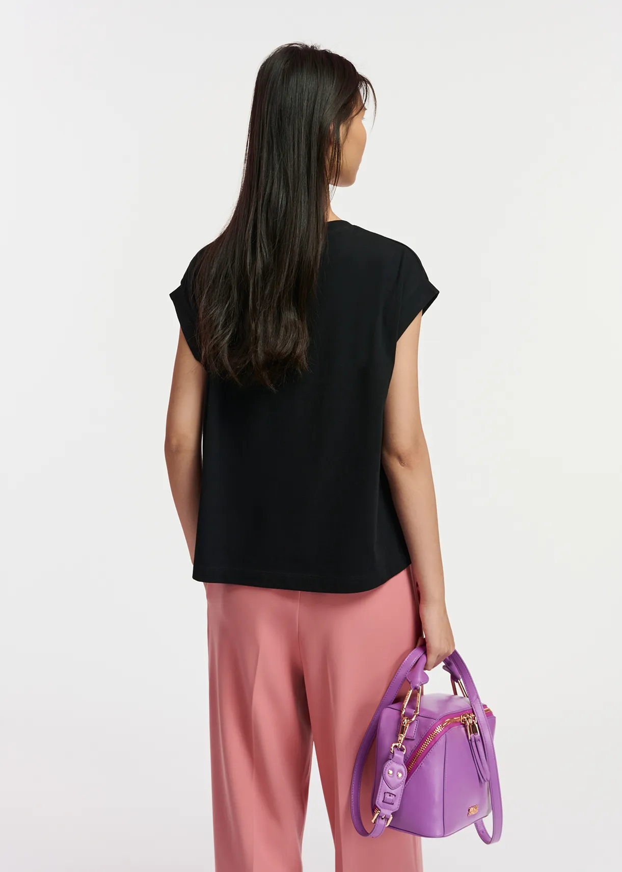 Black organic cotton T-shirt with embroidery