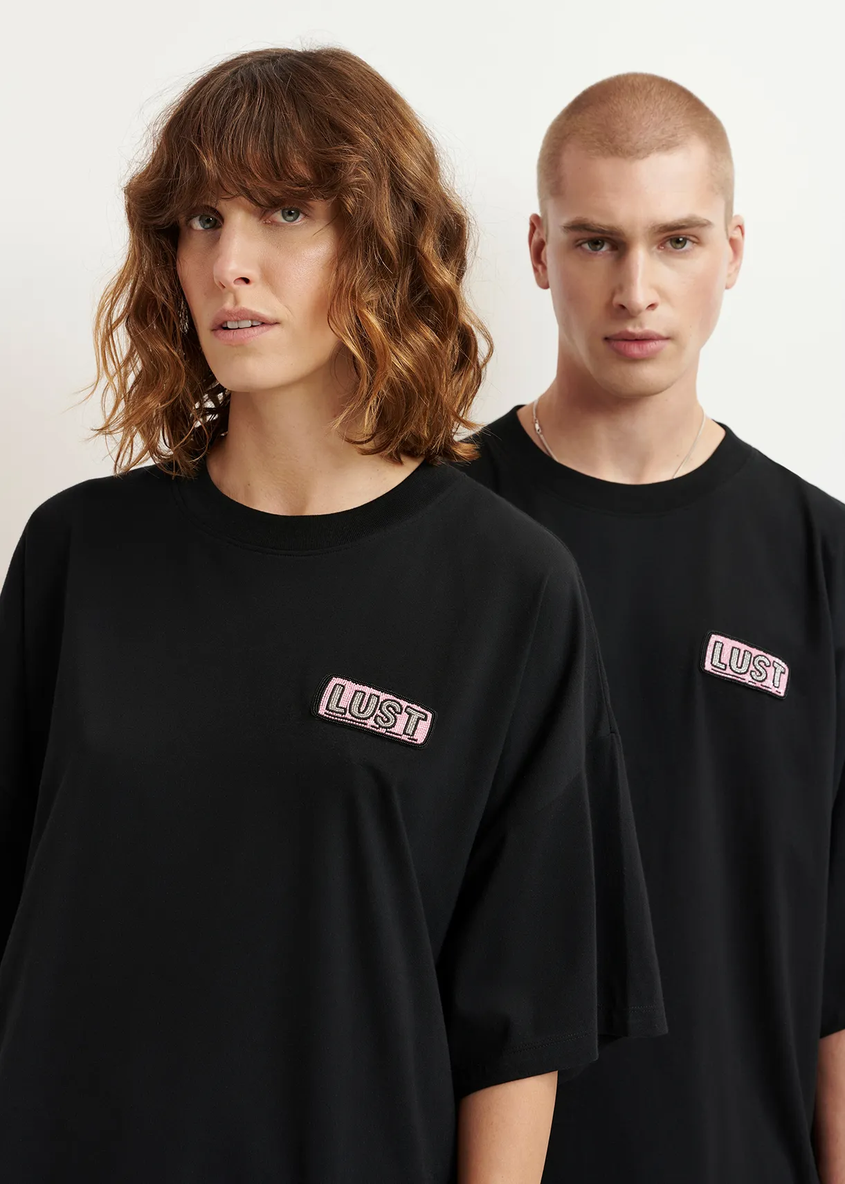 Black organic cotton T-shirt with embroidery