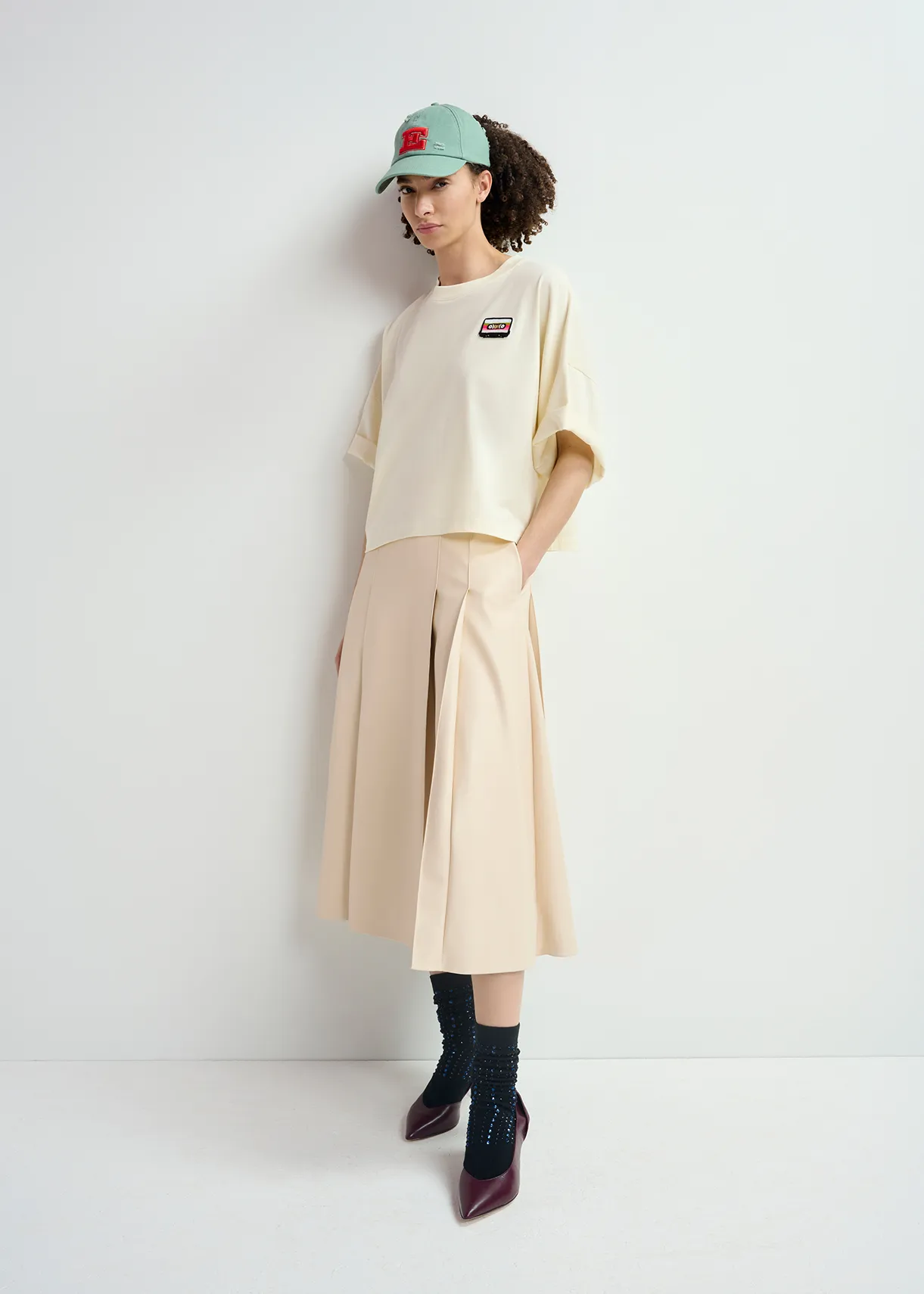 Ecru organic cotton cropped T-shirt with embroidery