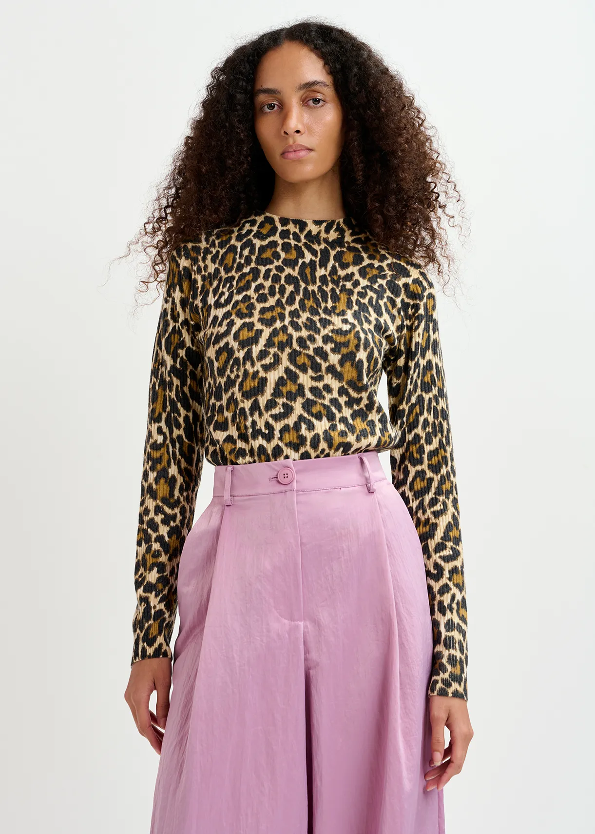 Beige rib-knitted sweater with leopard motif