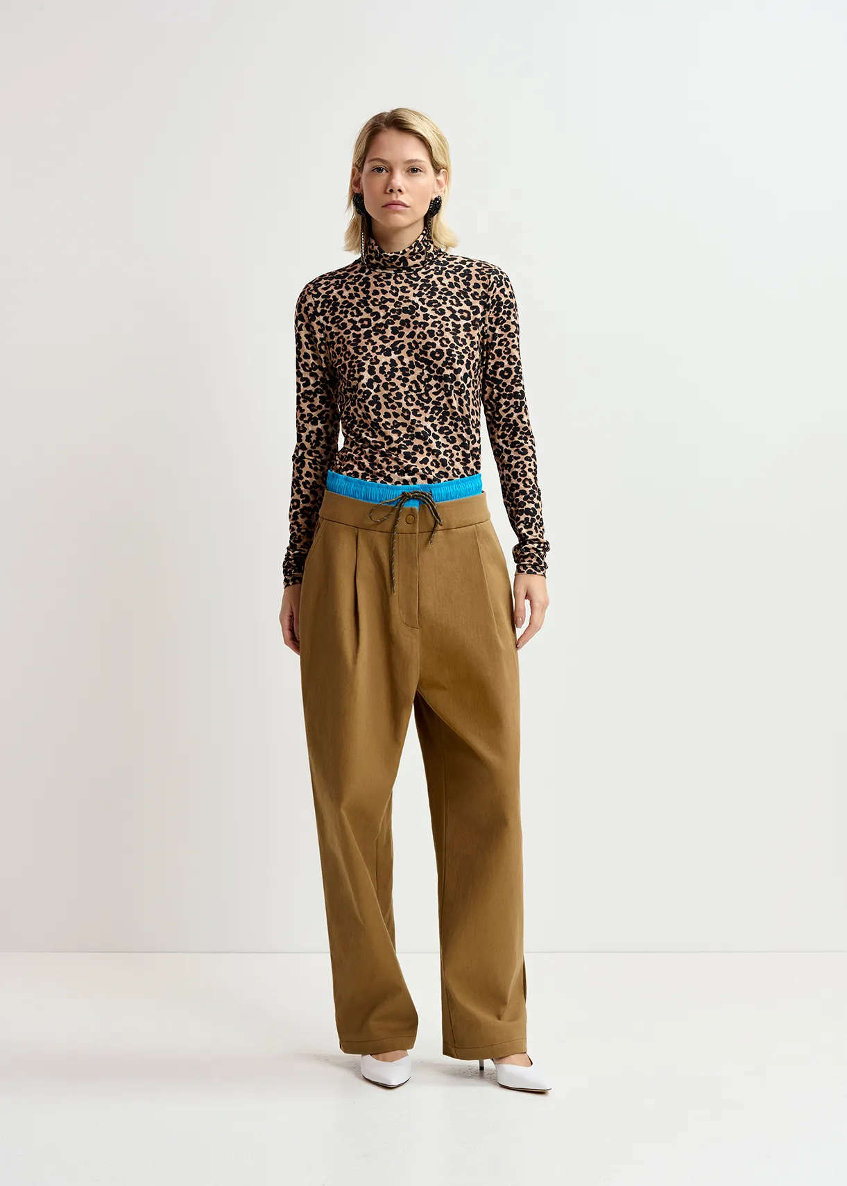 Brown leopard-print turtleneck top